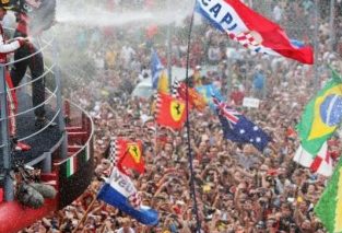 Inside Line F1 Podcast - Ferrari Steals Vettel's Thunder