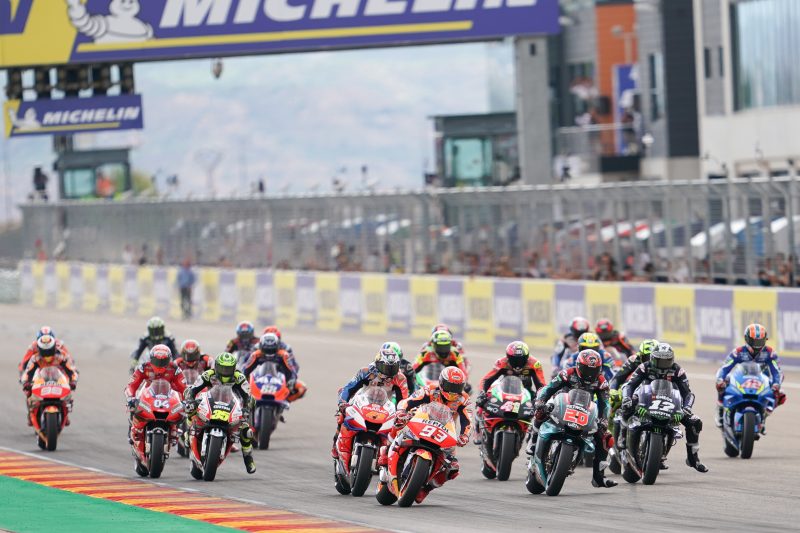 Marc Marquez leads the field on to his 6th MotoGP world championship