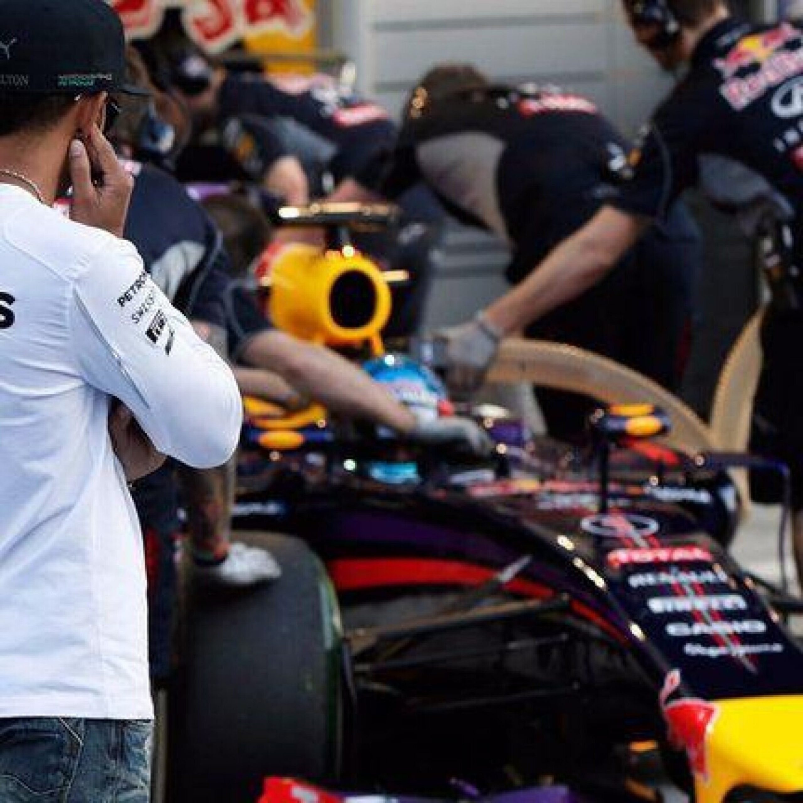 What If Hamilton Had Raced For Red Bull Racing?