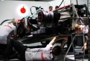 Mclaren's Five Wheel Pit Stop In India